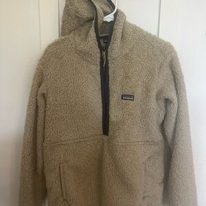 Women’s size M Patagonia 1/2 zip